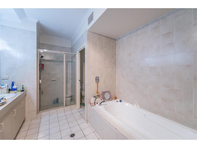 1/32 Tipuana Place, Bardon QLD 4065