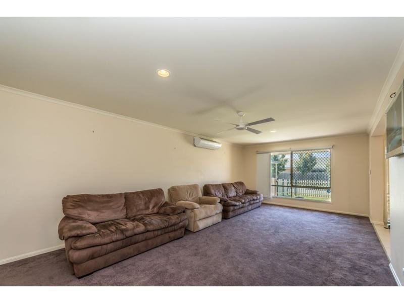 27 Meadow Way, Upper Coomera QLD 4209