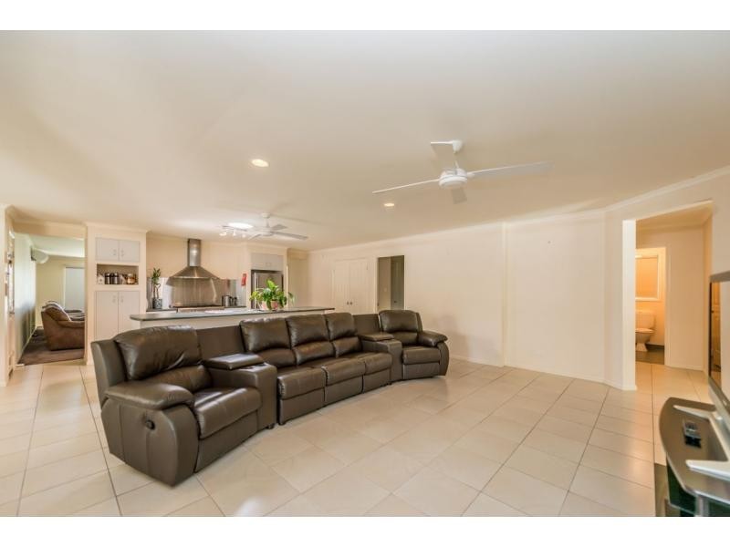 27 Meadow Way, Upper Coomera QLD 4209