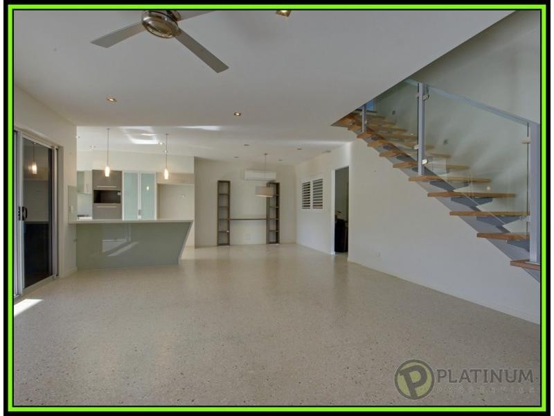 1/31 Imperial Parade, Labrador QLD 4215