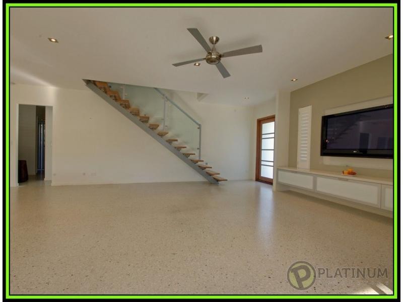 1/31 Imperial Parade, Labrador QLD 4215