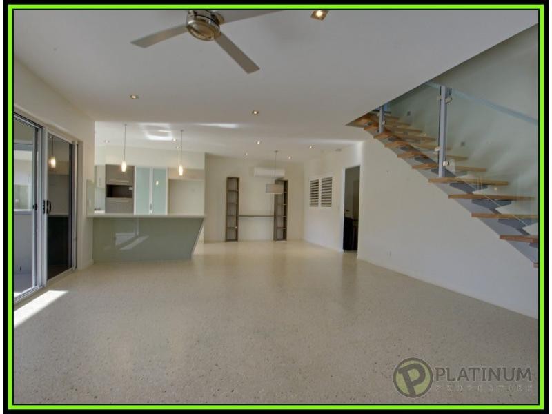 1/31 Imperial Parade, Labrador QLD 4215