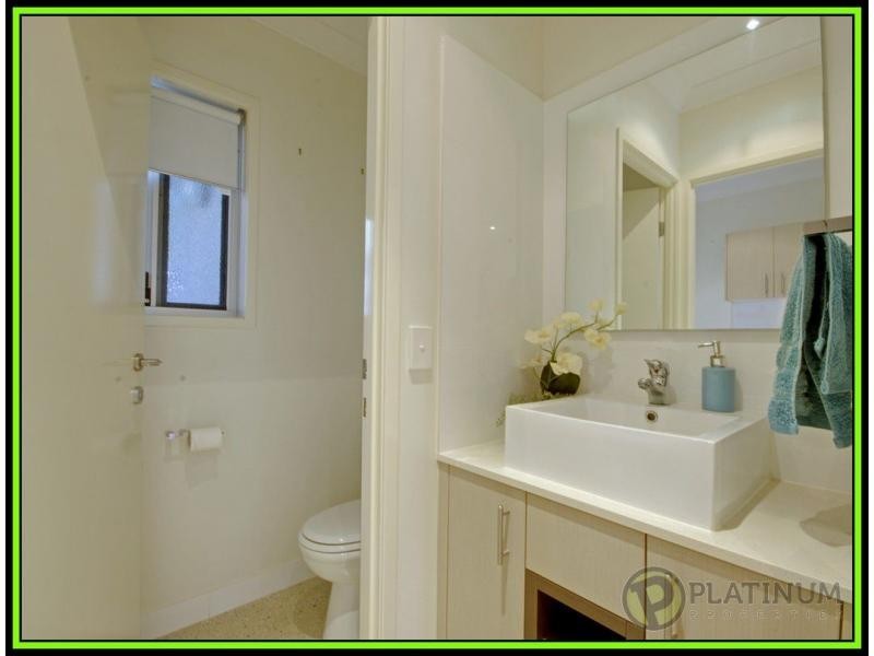 1/31 Imperial Parade, Labrador QLD 4215
