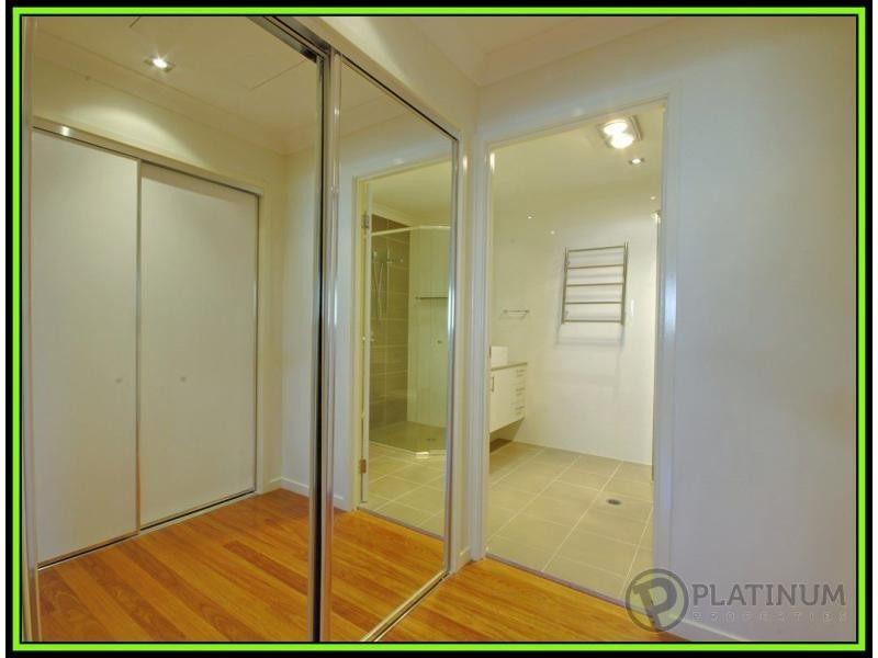 1/31 Imperial Parade, Labrador QLD 4215