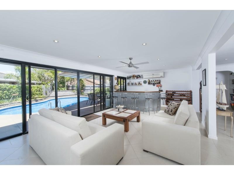 10 Pimaga Place, Runaway Bay QLD 4216