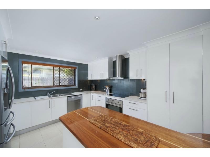 10 Pimaga Place, Runaway Bay QLD 4216