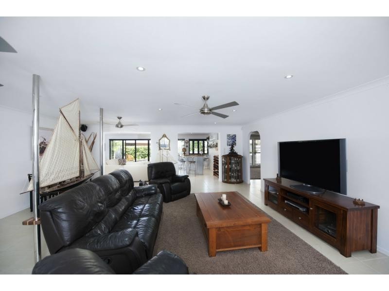 10 Pimaga Place, Runaway Bay QLD 4216