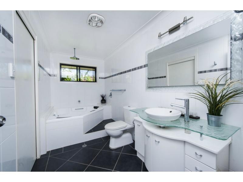 10 Pimaga Place, Runaway Bay QLD 4216