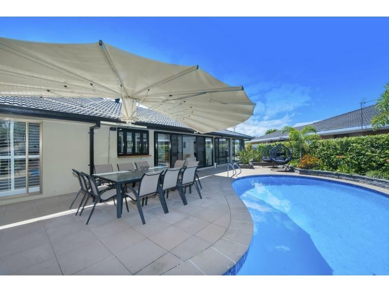 10 Pimaga Place, Runaway Bay QLD 4216
