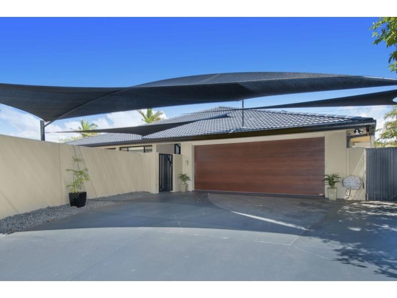 10 Pimaga Place, Runaway Bay QLD 4216