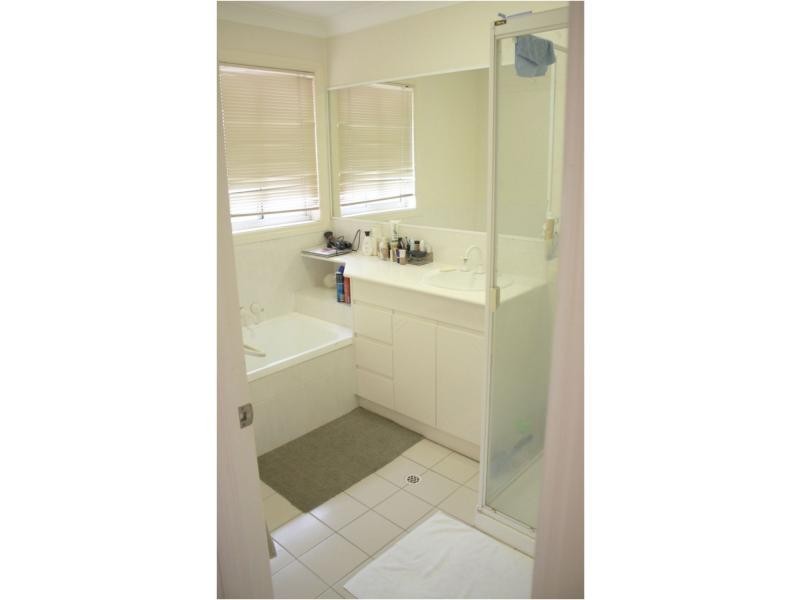 2 Sage Court, Runaway Bay QLD 4216