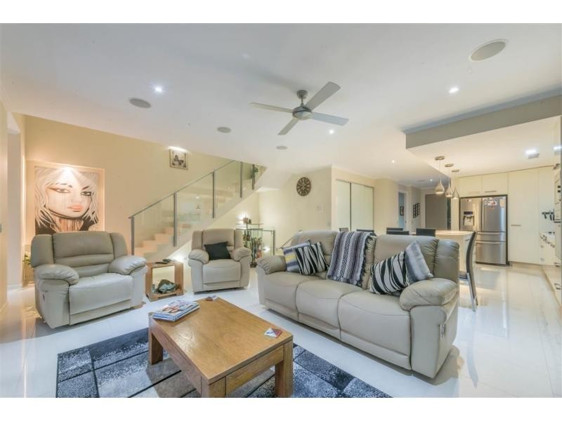 4/114 The Esplanade, Paradise Point QLD 4216