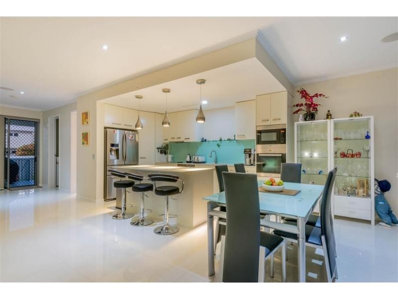 4/114 The Esplanade, Paradise Point QLD 4216