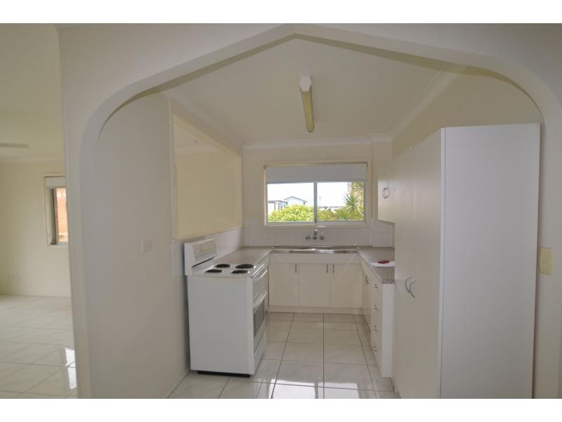 2/6 Vernia Place, Biggera Waters QLD 4216