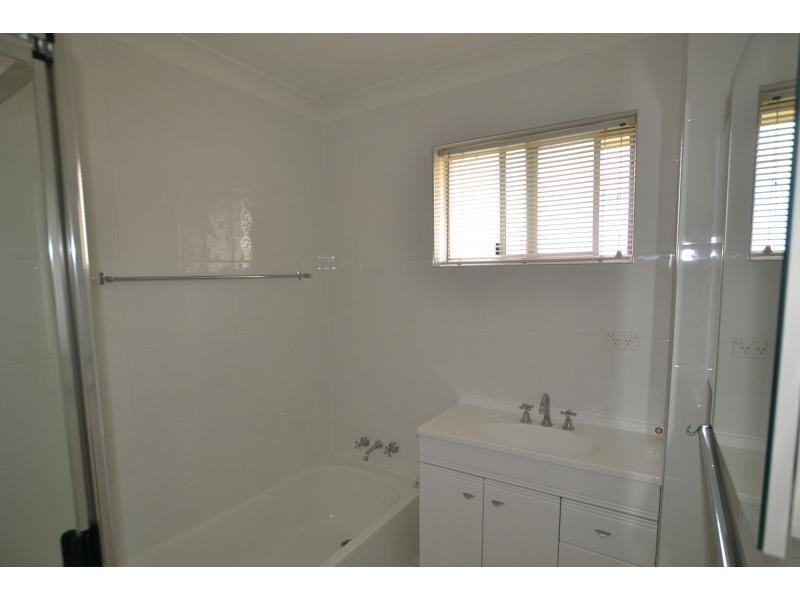 2/6 Vernia Place, Biggera Waters QLD 4216