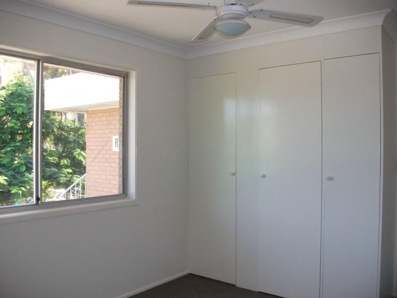 2/6 Vernia Place, Biggera Waters QLD 4216