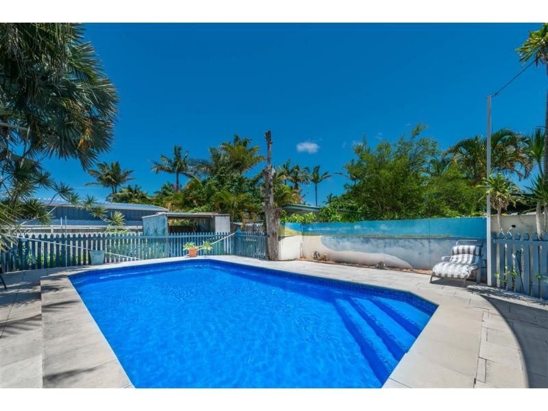 32 Crescent Avenue, Hope Island QLD 4212