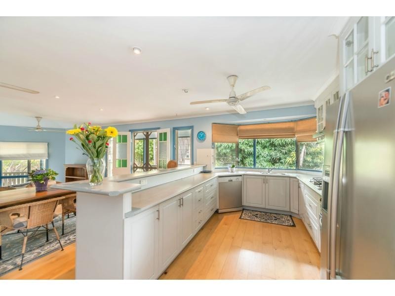 32 Crescent Avenue, Hope Island QLD 4212