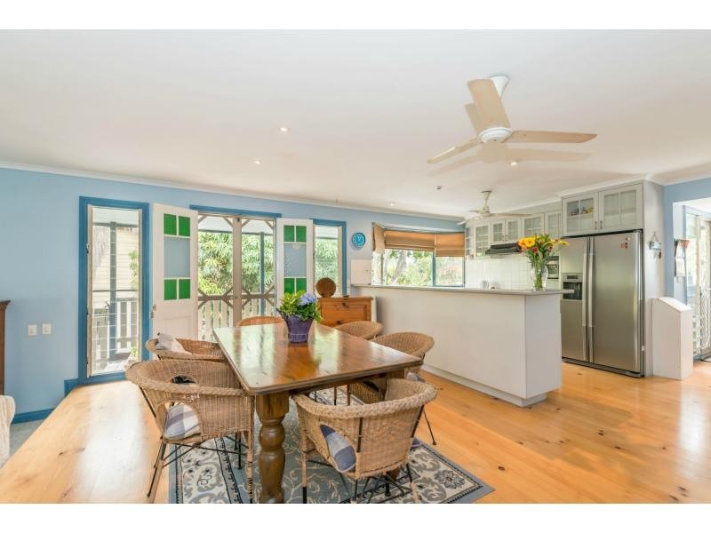 32 Crescent Avenue, Hope Island QLD 4212