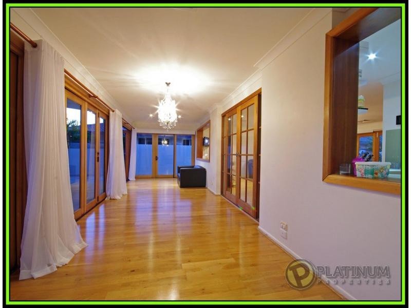 14 O’Grady Drive, Paradise Point QLD 4216