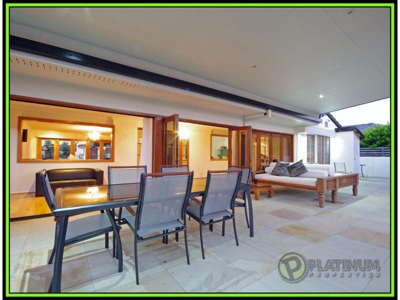 14 O’Grady Drive, Paradise Point QLD 4216