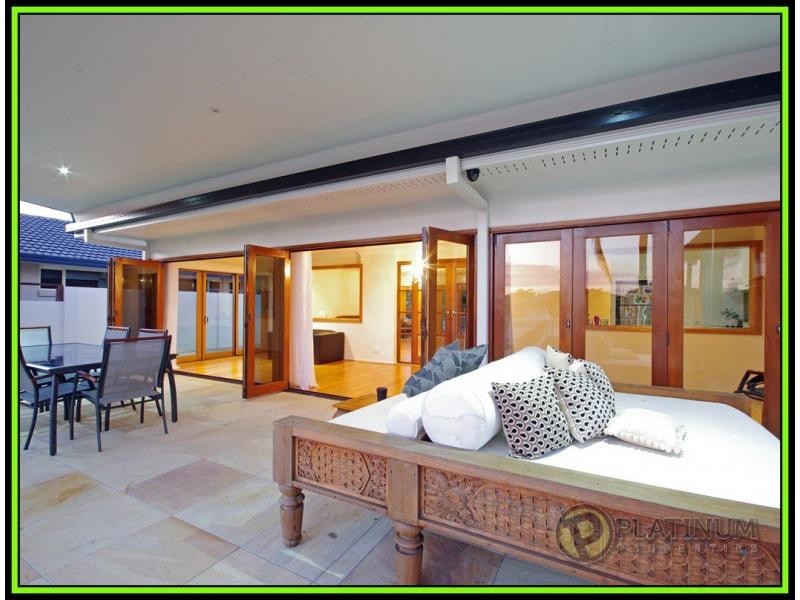 14 O’Grady Drive, Paradise Point QLD 4216