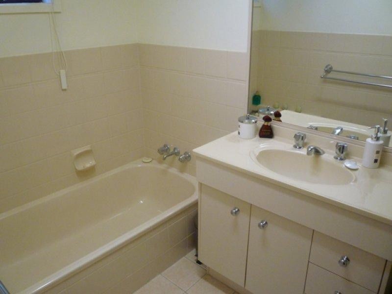 1/17 Brittania Street, Broadbeach QLD 4218