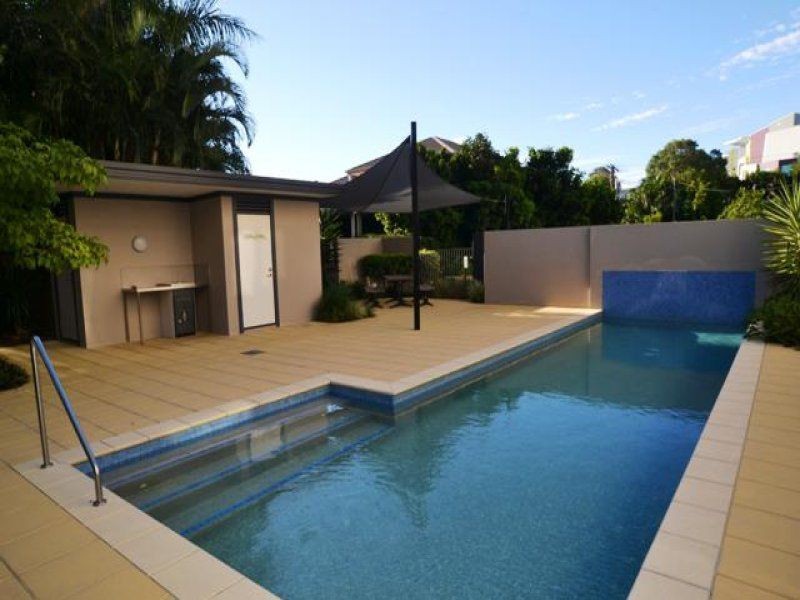 10/12 Bayview Street, Runaway Bay QLD 4216