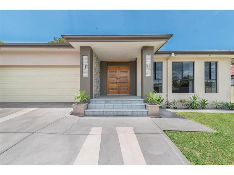 59 Morala Avenue, Runaway Bay QLD 4216