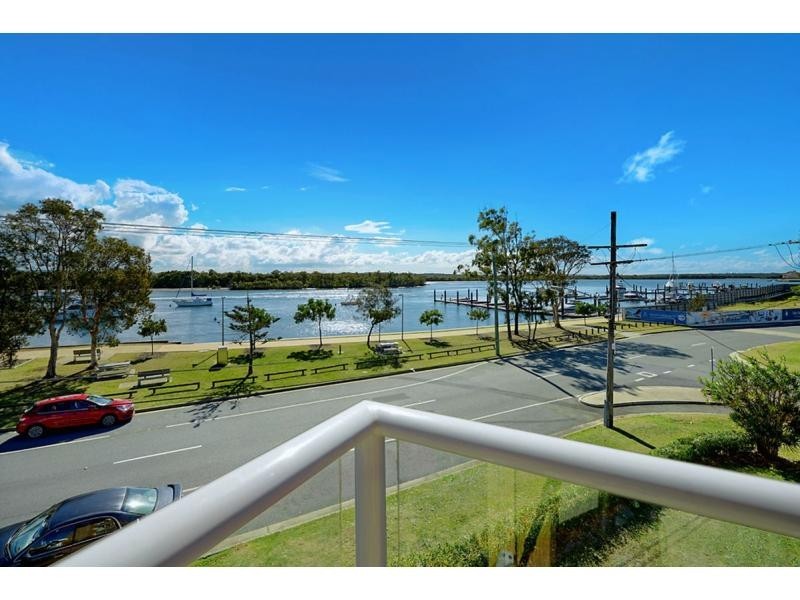 4/15 The Esplanade  West, Paradise Point QLD 4216