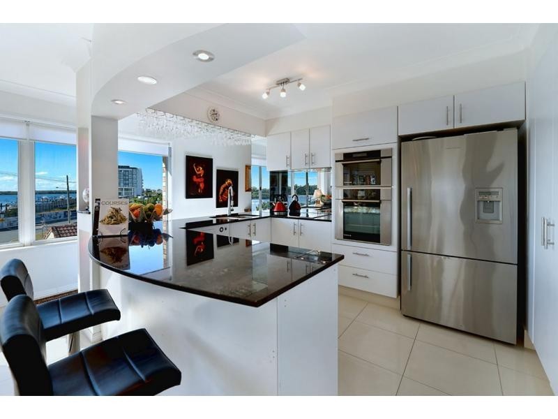 4/15 The Esplanade  West, Paradise Point QLD 4216