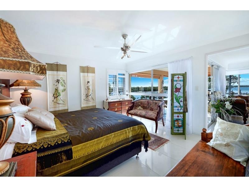 4/15 The Esplanade  West, Paradise Point QLD 4216