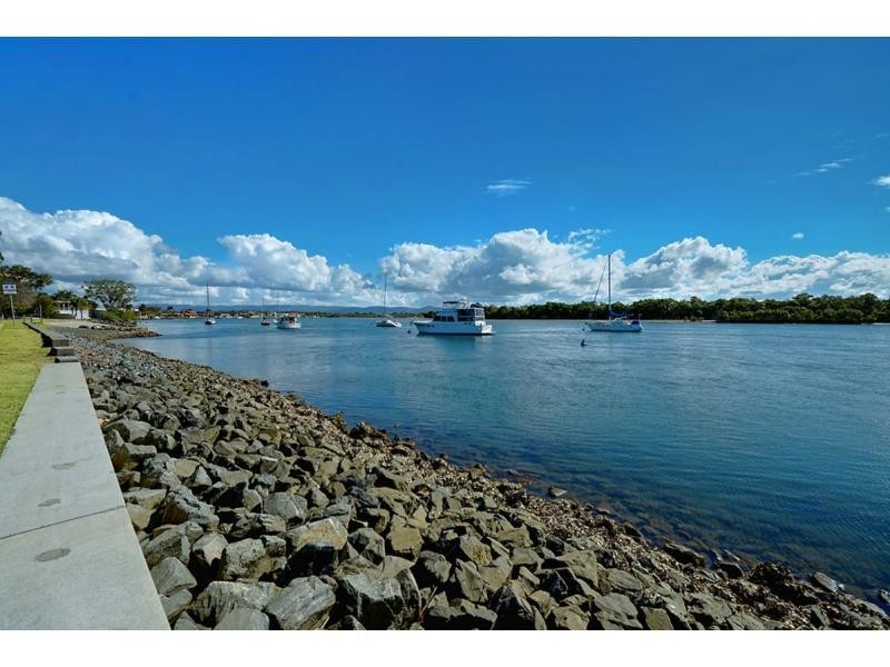 4/15 The Esplanade  West, Paradise Point QLD 4216