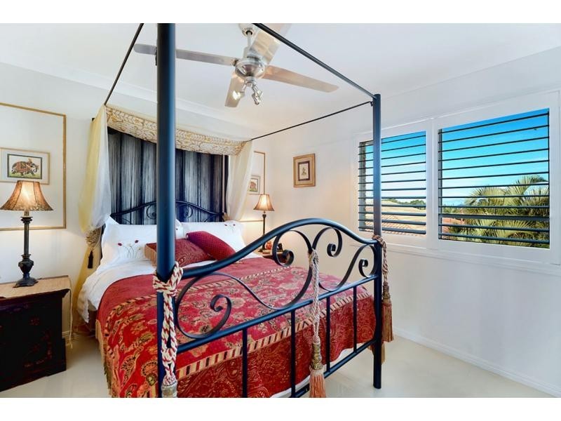 4/15 The Esplanade  West, Paradise Point QLD 4216