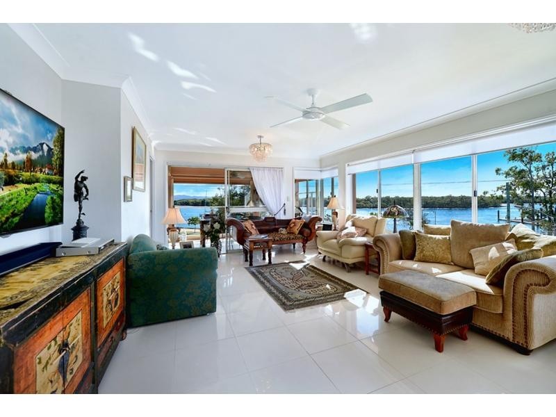 4/15 The Esplanade  West, Paradise Point QLD 4216