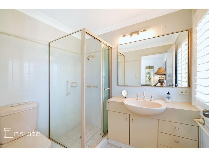 4/15 The Esplanade  West, Paradise Point QLD 4216