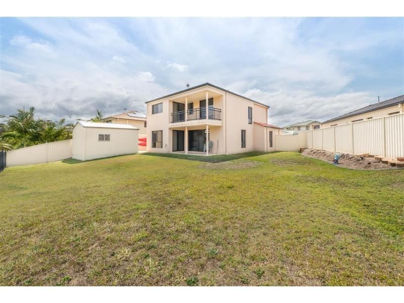 32 Golden Bear Drive, Arundel QLD 4214