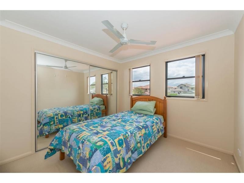 32 Golden Bear Drive, Arundel QLD 4214