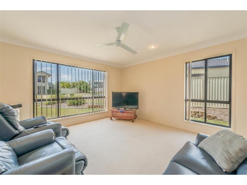 32 Golden Bear Drive, Arundel QLD 4214