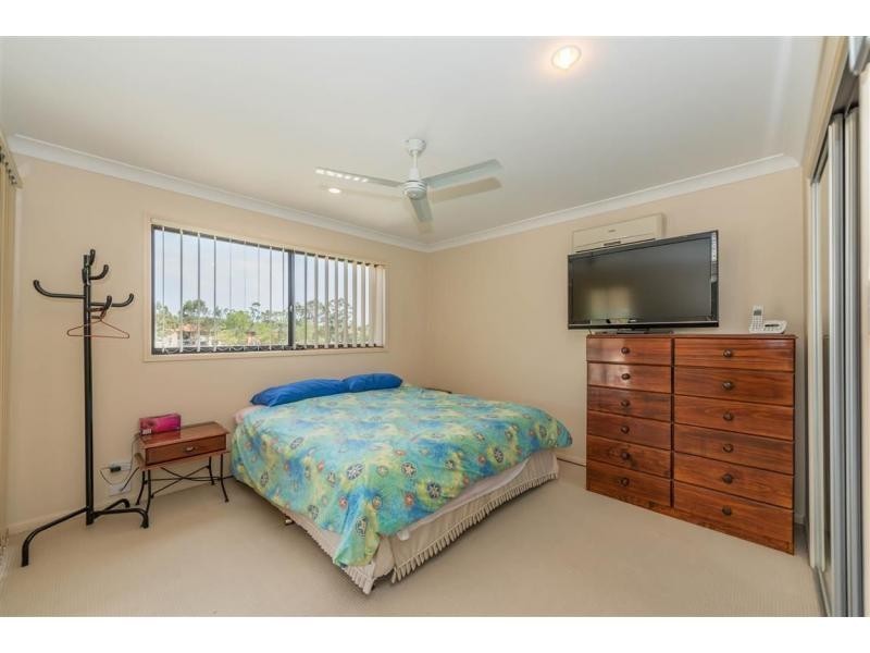 32 Golden Bear Drive, Arundel QLD 4214