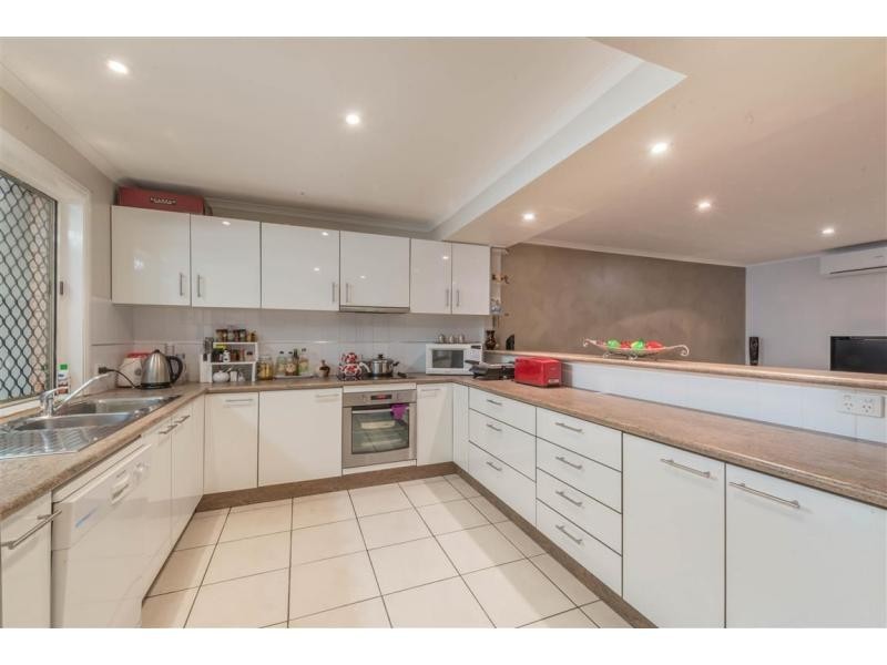 2/20 Possum Court, Coombabah QLD 4216