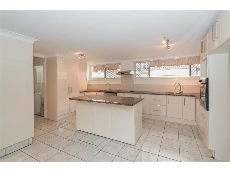 473 Pine Ridge Road, Runaway Bay QLD 4216