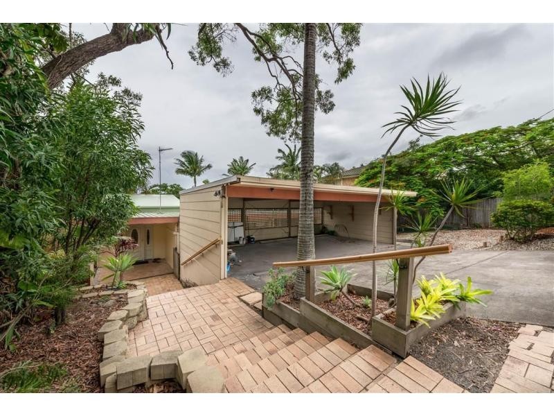 473 Pine Ridge Road, Runaway Bay QLD 4216