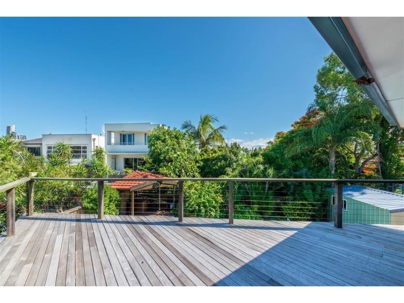 16 Yacht Street, Southport QLD 4215