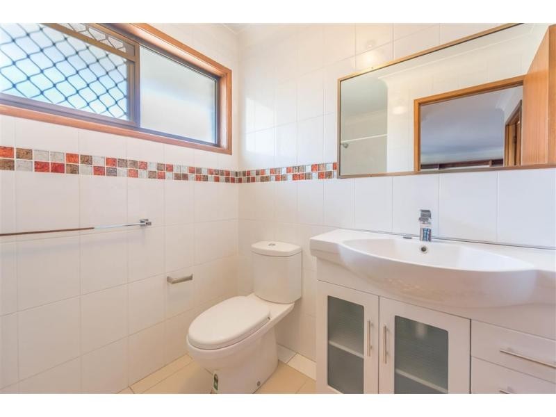 16 Yacht Street, Southport QLD 4215