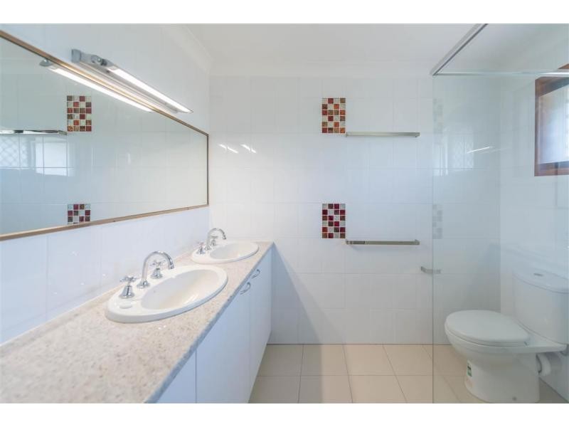 16 Yacht Street, Southport QLD 4215