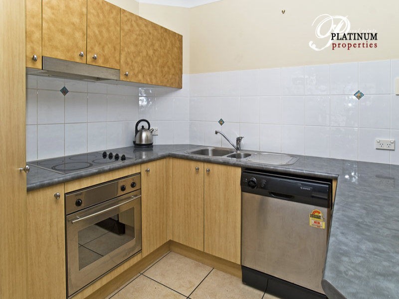 8/89 Bayview Street, Runaway Bay QLD 4216