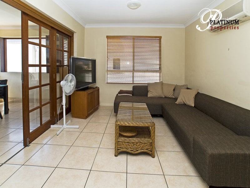 8/89 Bayview Street, Runaway Bay QLD 4216