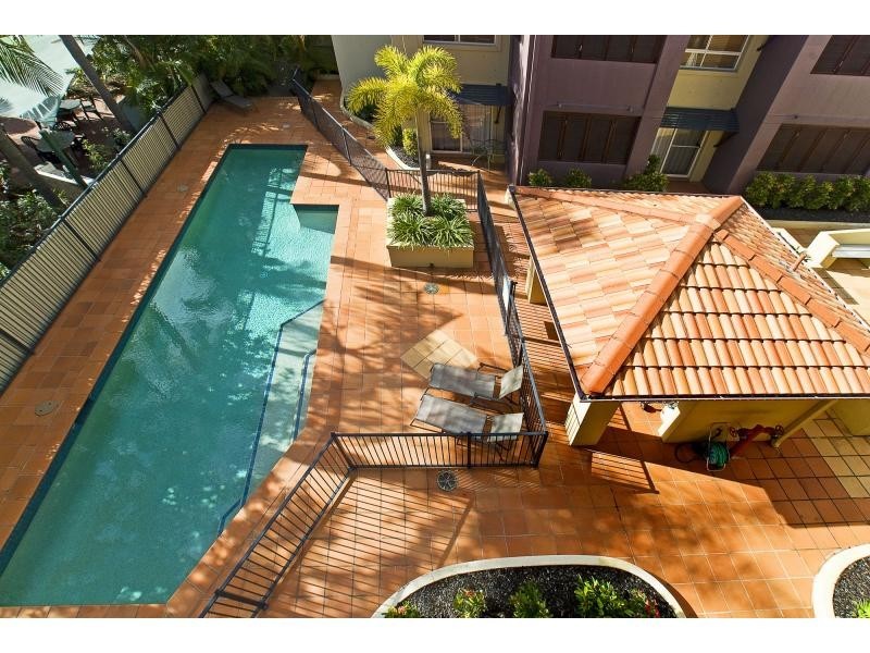 8/89 Bayview Street, Runaway Bay QLD 4216