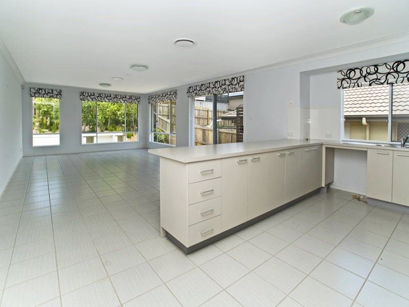 9 Mossman Parade, Waterford QLD 4133